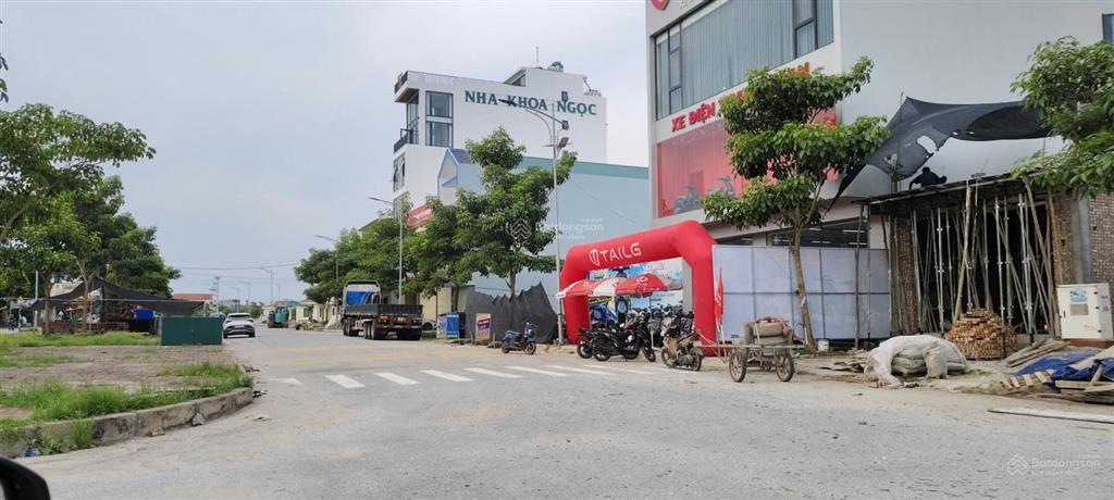 Bán lô góc 100m2 (25m mặt tiền) nổi bật đối diện chợ mới đông tảo, 0961 532 ***