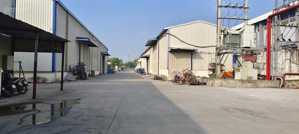 Kho 2000m2 mặt ql.379 gần vòng nút giao cao tốc hnhp, pccc+vat+560kva+xlnt chuẩn fdi, 0931 841 ***
