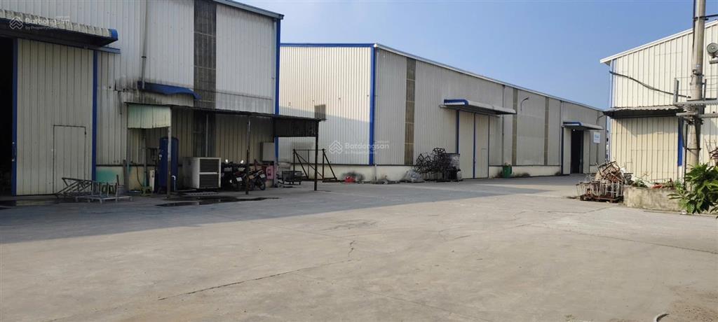 Kho 2000m2 mặt ql.379 gần vòng nút giao cao tốc hnhp, pccc+vat+560kva+xlnt chuẩn fdi, 0931 841 ***