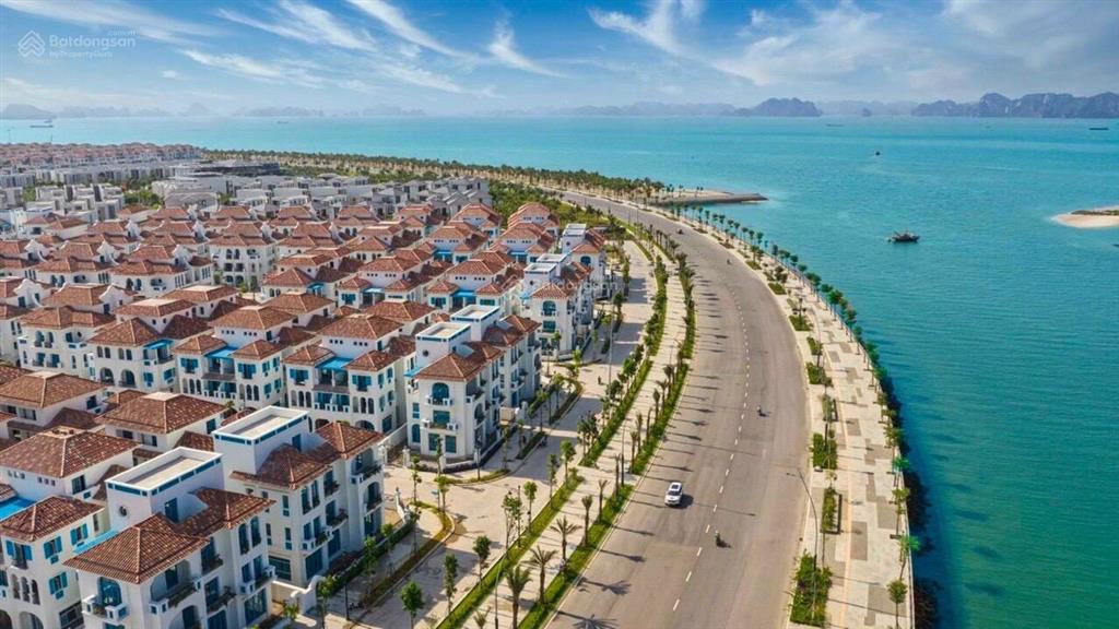 Bán gấp căn biệt thự song lập sun feria hạ long