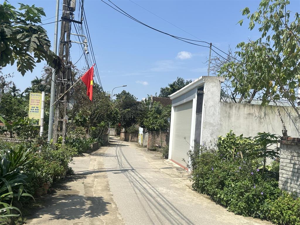 Tài chính nhỉnh 2 tỷ sở hữu lô đăt trục chính kinh doanh gần cn hoà lạc gần gametro số 5