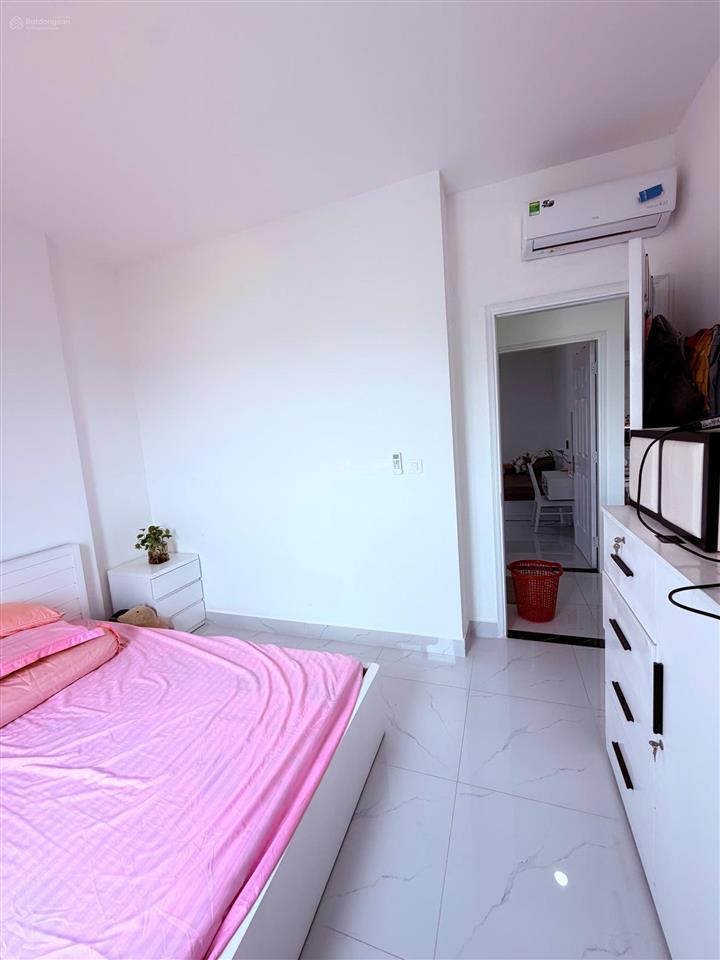 Bán gấp căn hộ tại the era town, 77m2, 2pn, 2wc, nội thất đẹp. giá 2.7 tỷ.  0902 952 ***