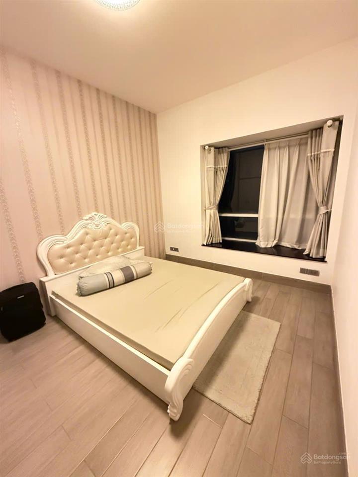 Bán căn hộ phú mỹ, 90m2, 2pn, 2wc full nội thất 4,9 tỷ.  0939 672 ***