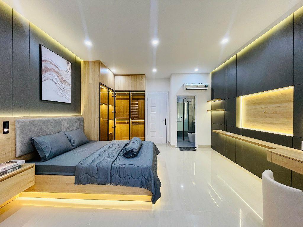 Nhà Mới 5 Tầng Full NT Xịn, HXH Thông Khu VIP Đoàn Thị Điểm DTSD 200m2 Sàn. Chỉ 13.6 tỷ TL  