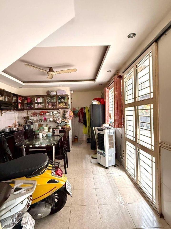 Nhà Đẹp 5 tầng Căn góc kg LG, Hẻm 6m Khu Bàu Cát, 54m2, 5PN, P.11 Tân Bình. Chỉ 10.5 tỷ TL