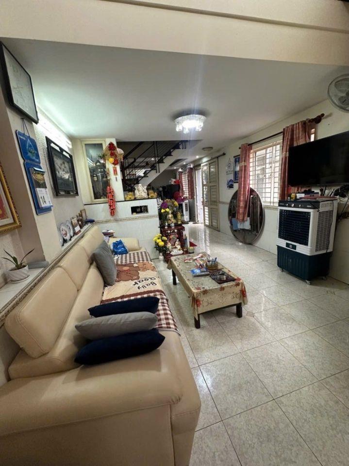 Nhà Đẹp 5 tầng Căn góc kg LG, Hẻm 6m Khu Bàu Cát, 54m2, 5PN, P.11 Tân Bình. Chỉ 10.5 tỷ TL