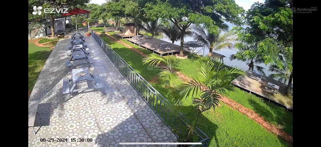 Chính chủ cần bán resort mini giáp hồ sông ray