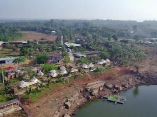 Chính chủ cần bán resort mini giáp hồ sông ray