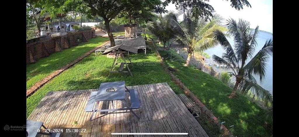 Chính chủ cần bán resort mini giáp hồ sông ray