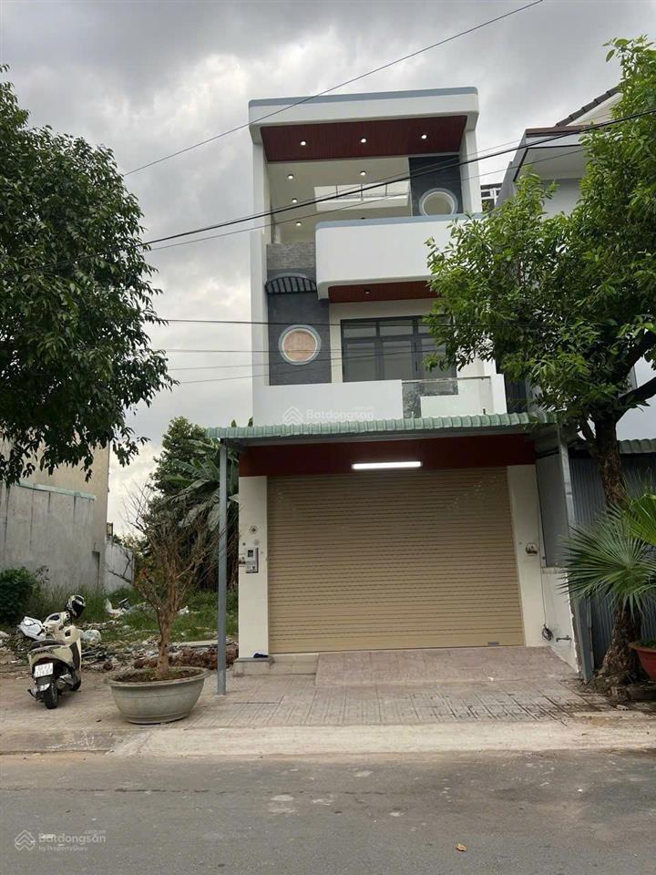 Bán nhanh nhà 1 trệt 2 lầu sát bên kcn tam phước dòng tiền cho thuê tốt