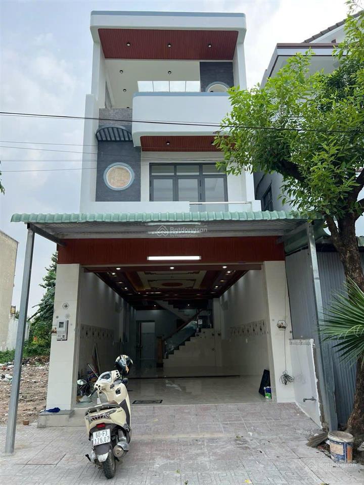 Bán nhanh nhà 1 trệt 2 lầu sát bên kcn tam phước dòng tiền cho thuê tốt