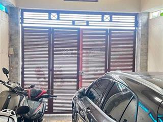 Nhà đẹp, sang trọng 96m2, 4 tầng  gần cv hoàng văn thụ. khu an ninh