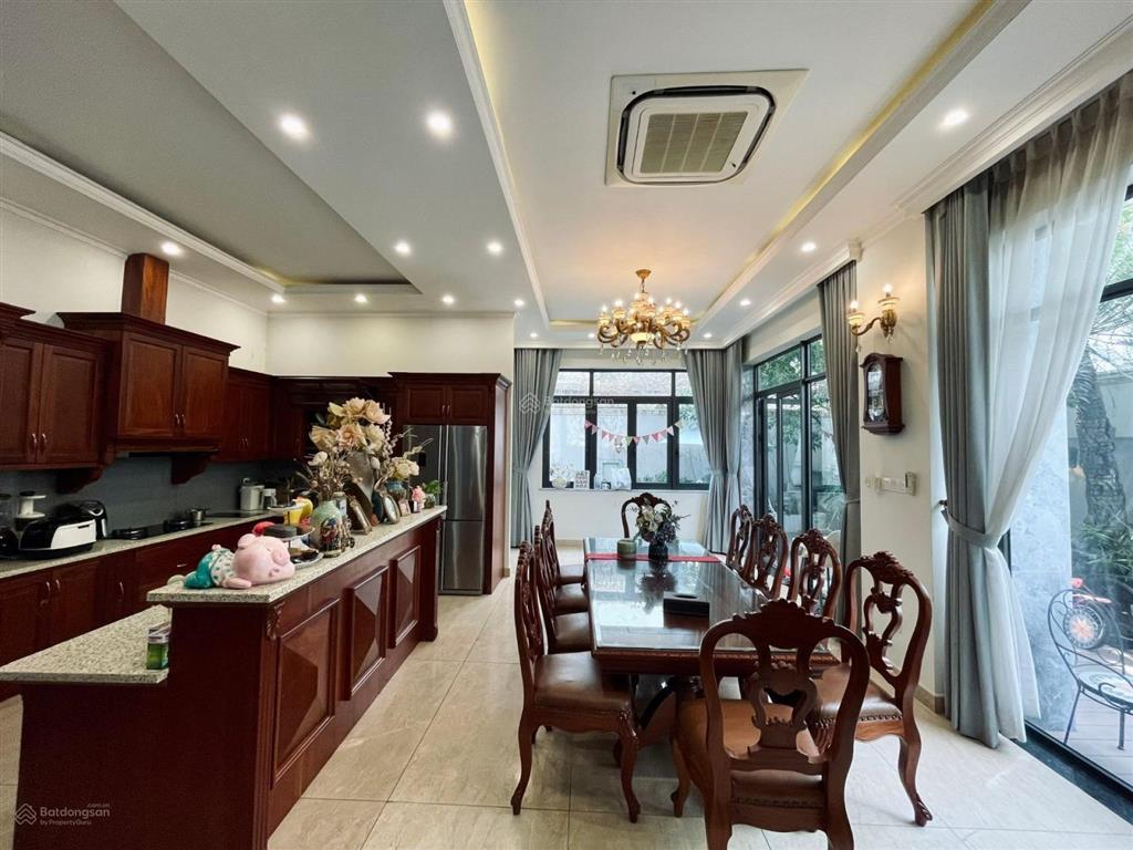 Nhà đẹp 4 tầng, khu phân lô đẹp, sát cv. đường 16m trước nhà