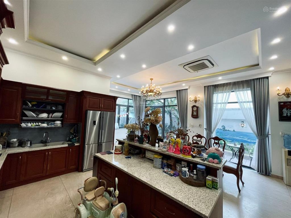 Nhà đẹp 4 tầng, khu phân lô đẹp, sát cv. đường 16m trước nhà