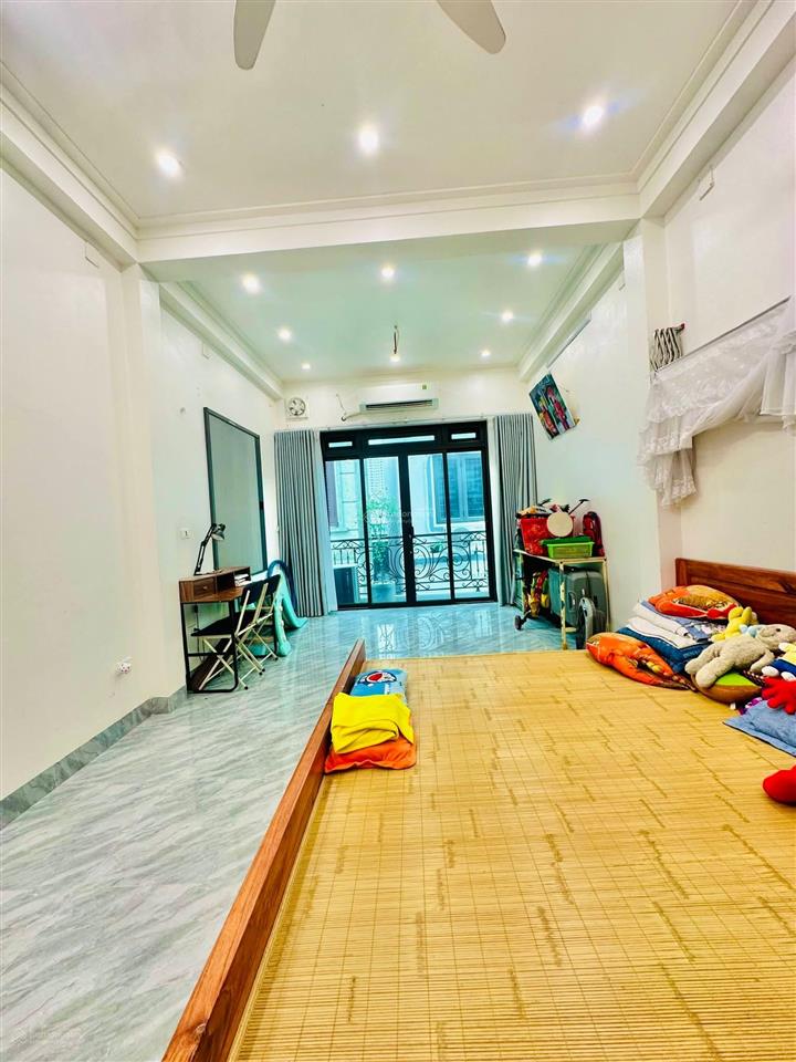 Bán gấp nhà nguyễn văn huyên  60m lô góc 3 thoáng  phân lô ô tô đỗ cửa ngày đêm  17.9 tỷ
