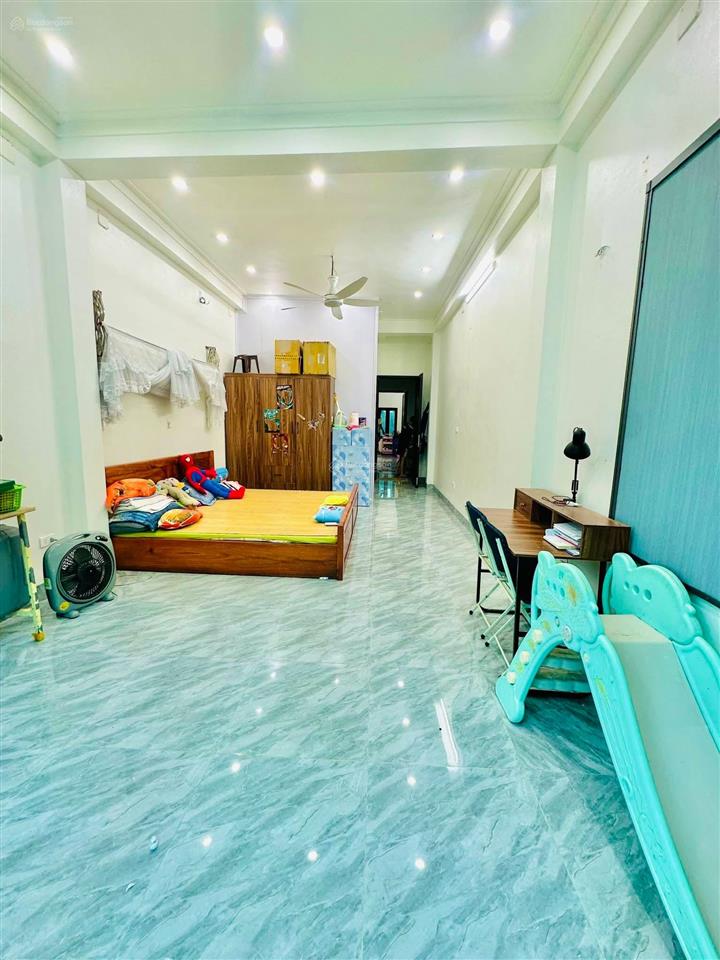 Bán gấp nhà nguyễn văn huyên  60m lô góc 3 thoáng  phân lô ô tô đỗ cửa ngày đêm  17.9 tỷ