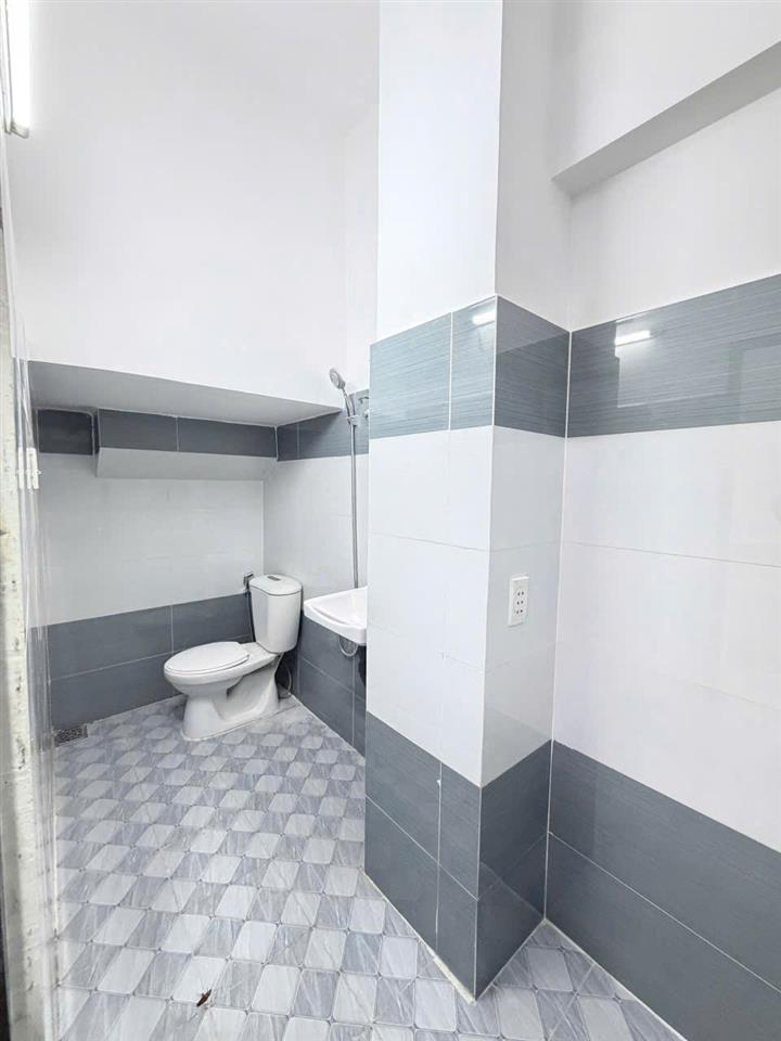 Nhà 2 tầng nở hậu hẻm Âu Dương Lân (P2Q8 cũ) P. Chánh Hưng. Giá 5,98 tỷ TL