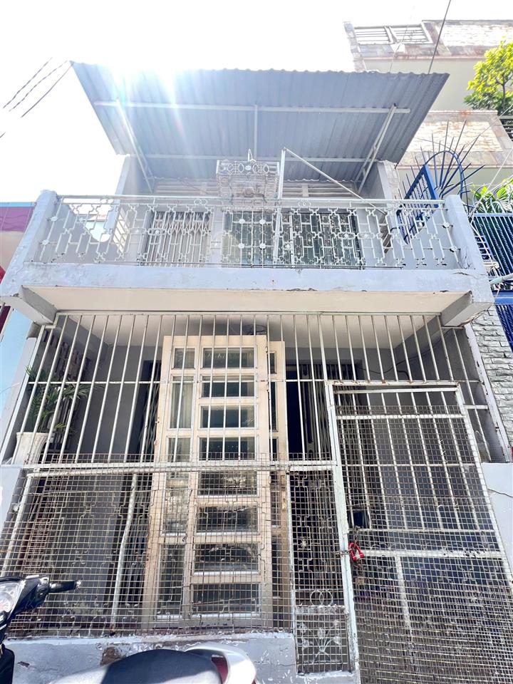 Nhà 2 tầng nở hậu HXH đường Âu Dương Lân P2Q8 (cũ) P. Chánh Hưng. Giá 6.8 tỷ