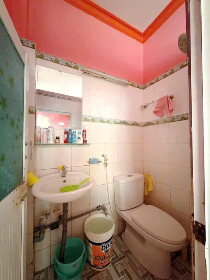 Nhà 2 tầng nở hậu hẻm thông Phạm Thế Hiển P4Q8 cũ (P.Chánh Hưng). Giá 3,68 tỷ TL