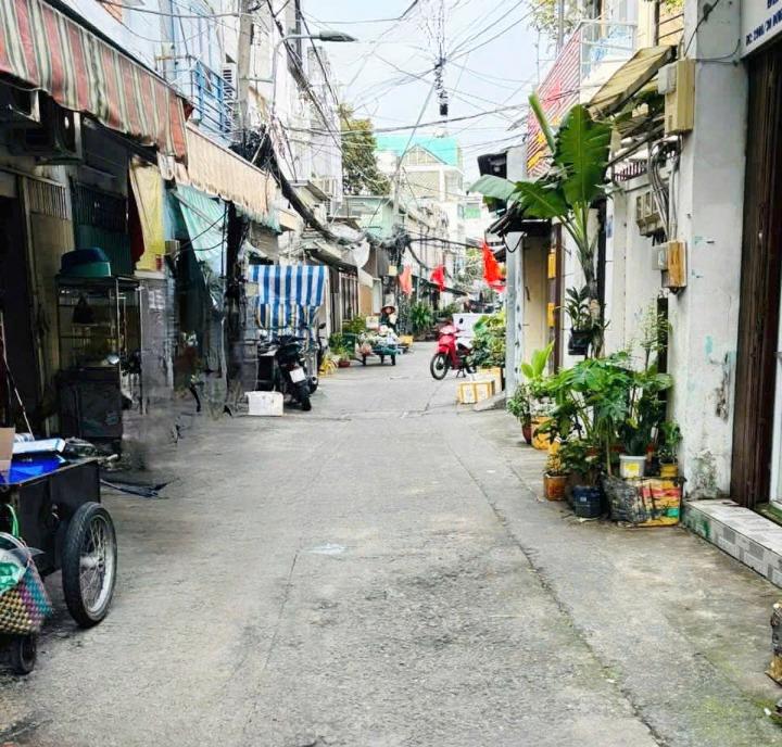 Căn góc nở hậu hẻm thông Dương Bá Trạc (P2Q8 cũ) P. Chánh Hưng mới. Giá 5,18 tỷ TL