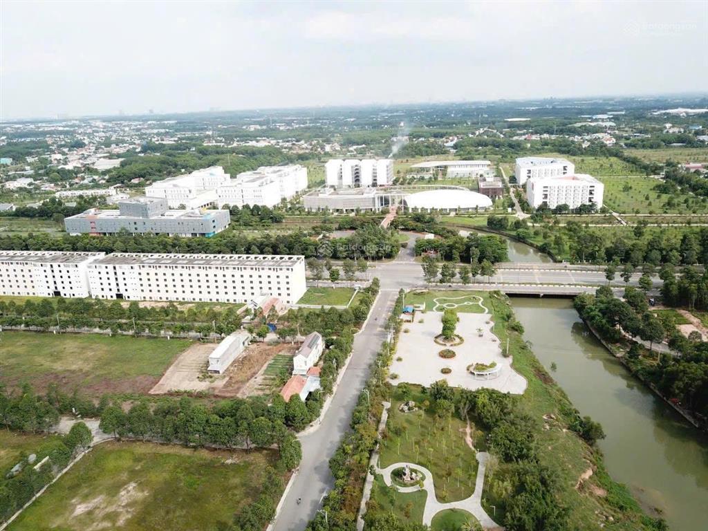 Kẹt tiền bán nhanh 5b nhỏ gần quốc lộ 13 chỉ 1,6 tỷ/nền 150m2 sổ sẵn công chứng ngay(2 nền liền kề)