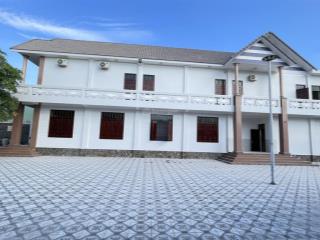 Chủ gửi bán khách sạn 2 tầng nằm trung tâm thị trấn long hải  dt 1500m2  cách biển 1,5km