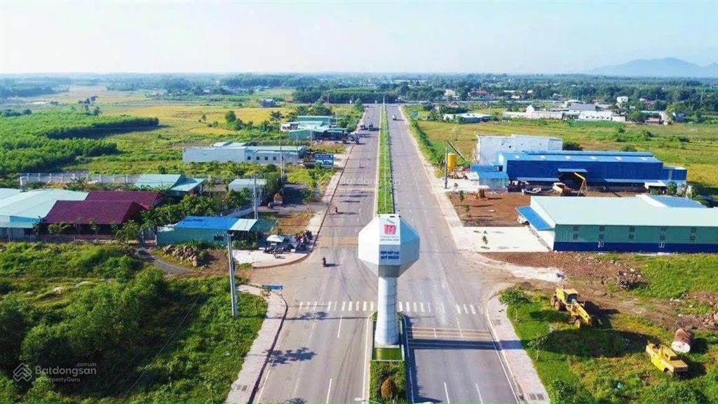 Chủ gửi bán lô 1441m2  đất mặt tiền đường phạm hùng ngay cổng sau khu công nghiệp đất đỏ  brvt