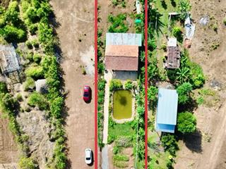 Chủ gửi bán lô đất 1000m2 có sẵn căn nhà gỗ ba gian bằng lim vườn cây ao cá long tân  đất đỏ