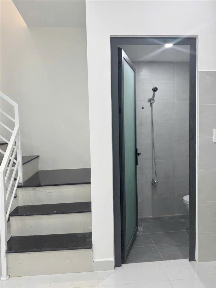 Nhà mới 2 tầng (4x10m) đường số 1 KDC Bình Hưng giáp Q8. Giá: 2.5 tỷ