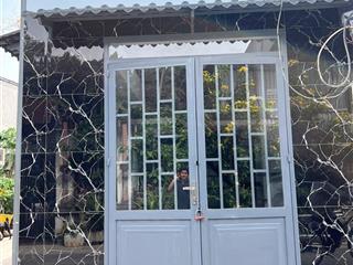 Nhà mới 2 tầng hẻm thẳng C4 đường Phạm Hùng,Bình Hưng