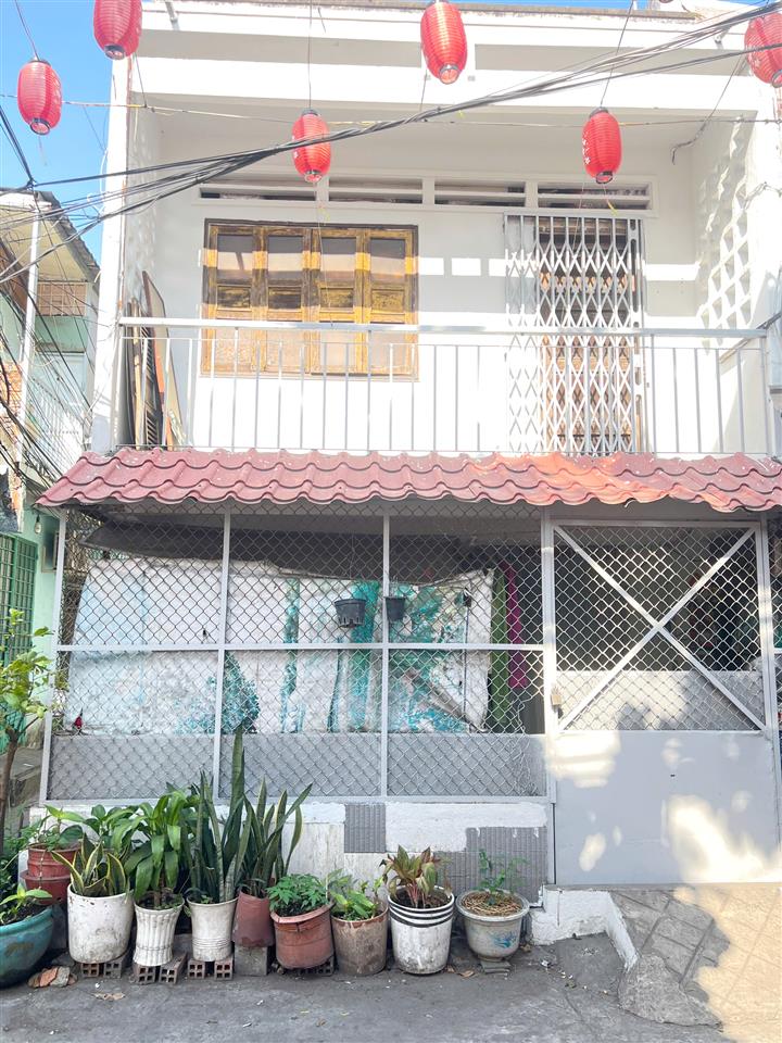 Nhà 2 tầng (4.3x18m) 3 mặt hẻm xe tải đường Bùi Minh Trực P5Q8. Giá: 3.5 tỷ