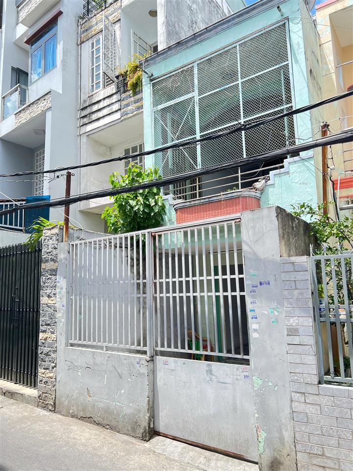 Nhà 2 tầng nở hậu hẻm ôtô đỗ cửa đường Bùi Minh Trực P6Q8. Giá 5.7 tỷ