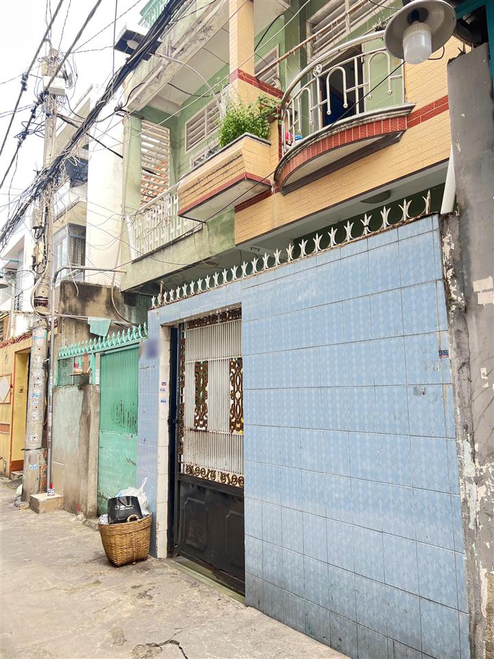 Nhà 3 tầng (6.5x18m) nở hậu hẻm thông đường Phong Phú P12Q8. Giá: 9.9 tỷ