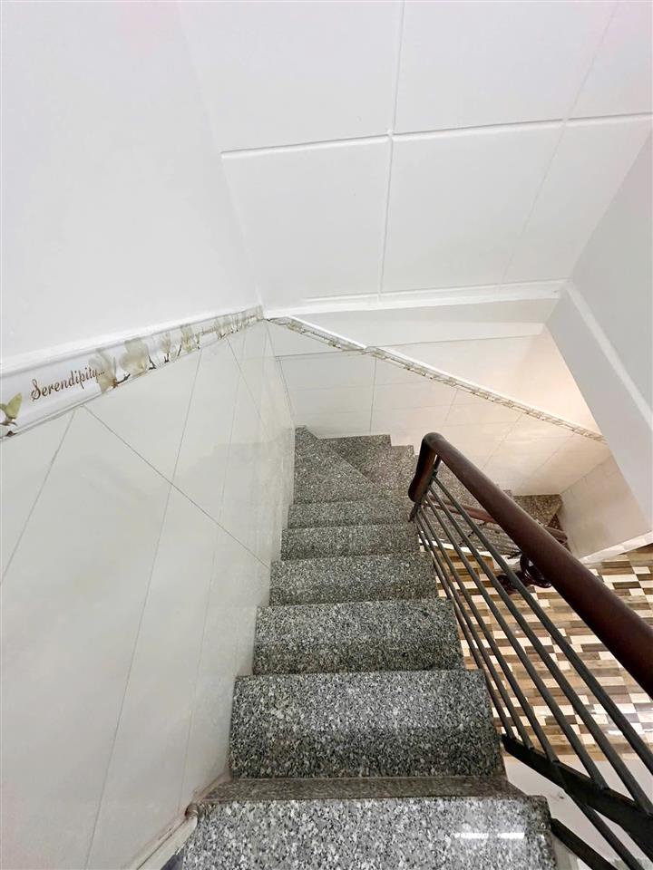 Nhà mới góc 2 tầng mặt tiền chợ Trần Văn Thành P8Q8. Giá: 5.39 tỷ