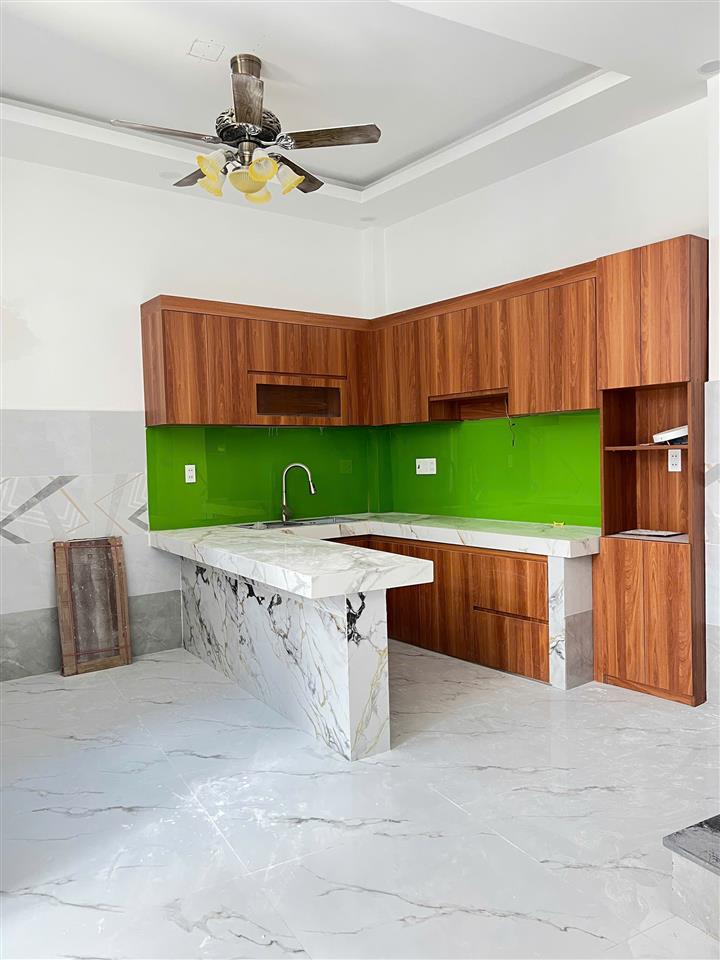 Nhà mới 3 tầng nở hậu 6.5m ngay chợ Ba Đình P10Q8. Giá: 5.38 tỷ