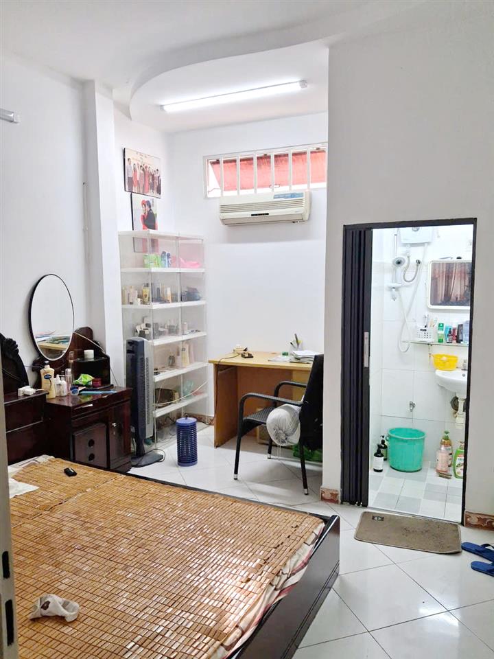 Nhà 2 tầng nở hậu hẻm xe tải đường Âu Dương Lân P3Q8. Giá: 6.9 tỷ