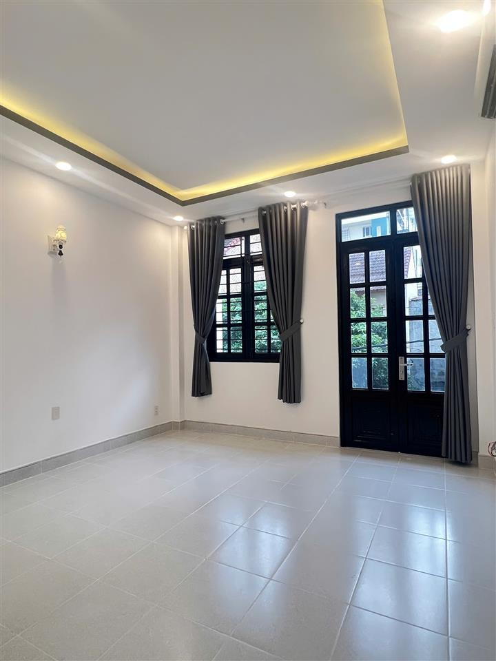 Nhà mới 4 tầng hẻm 154 đường Âu Dương Lân P. Chánh Hưng. Giá 7,5 tỷ TL