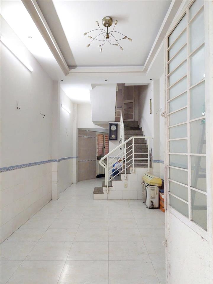Nhà mới 4 tầng sát đường Huỳnh Mẫn Đạt P4Q5