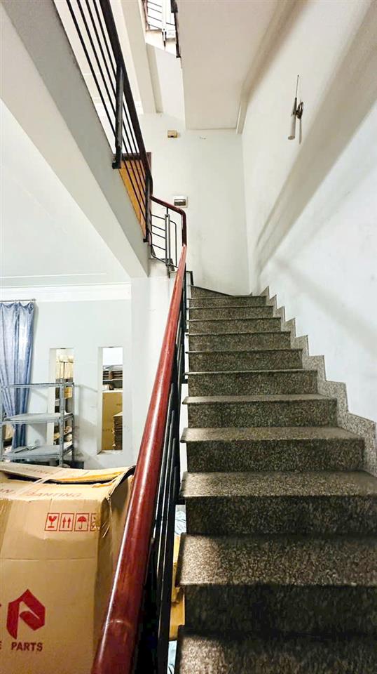 Nhà góc 4 tầng (6x24.5m) mặt tiền đường nội bô Ba Tơ P7Q8. Giá: 11.9 tỷ