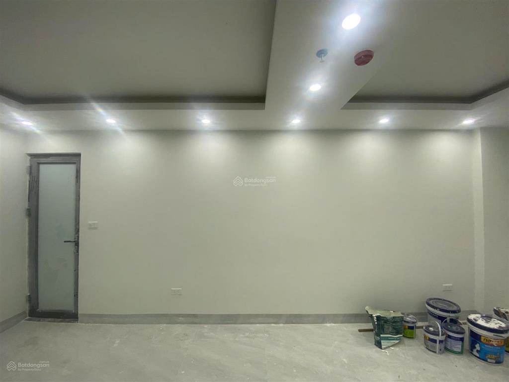 Cho thuê mbkd gần mặt đường ngõ 114 vũ trọng phụng cách 10m rộng 30m2