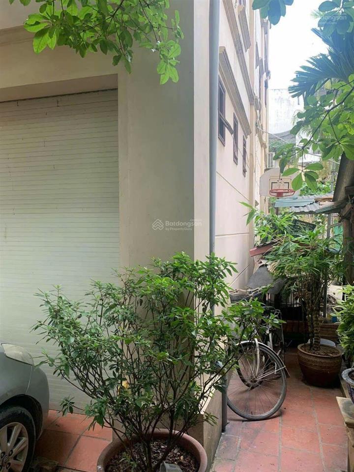 Bán đất tặng nhà biệt thự cũ 204m2 mặt tiền 12m, giá 50 tỷ