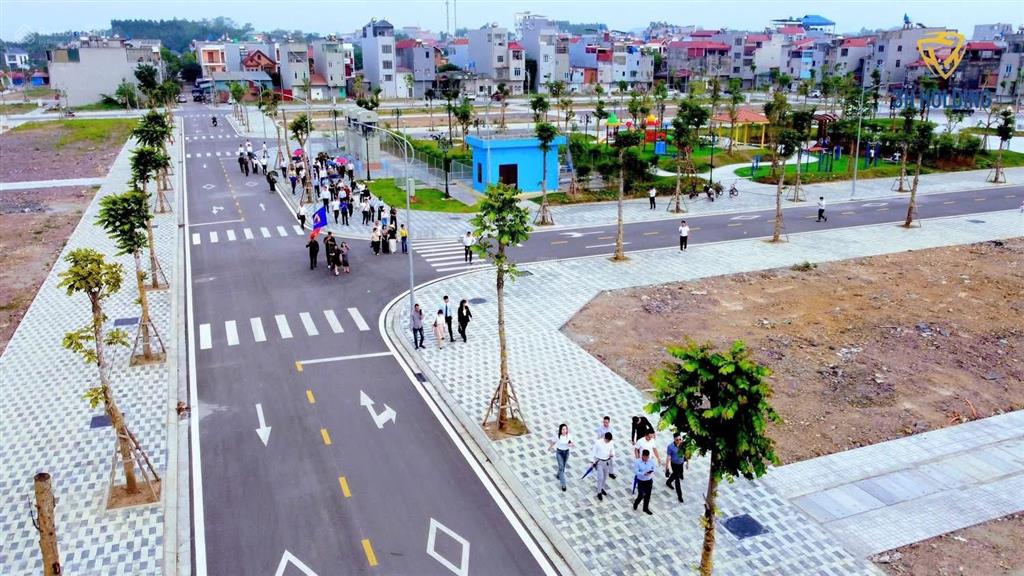 Cc bán đất chợ sàn 80m2,mt 5m, vỉa hè 5m giá 2,9 tỷ tại đường 31, xã phương sơn, lục nam, bắc giang