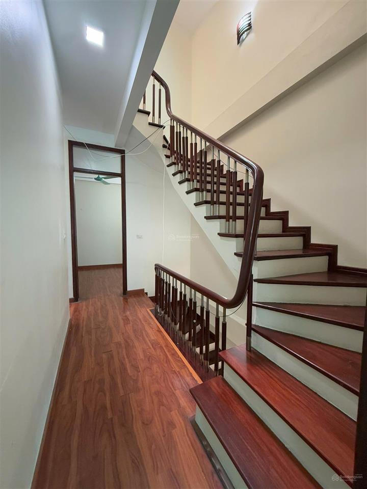 Quá rẻ ! chỉ hơn 12 tỷ có ngay nhà 4 tầng 50m kđt đô nghĩa , dân xây ,giá đầu tư