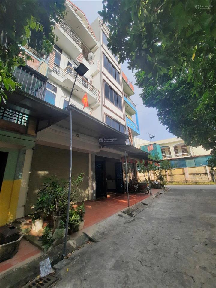 Quá rẻ ! chỉ hơn 12 tỷ có ngay nhà 4 tầng 50m kđt đô nghĩa , dân xây ,giá đầu tư