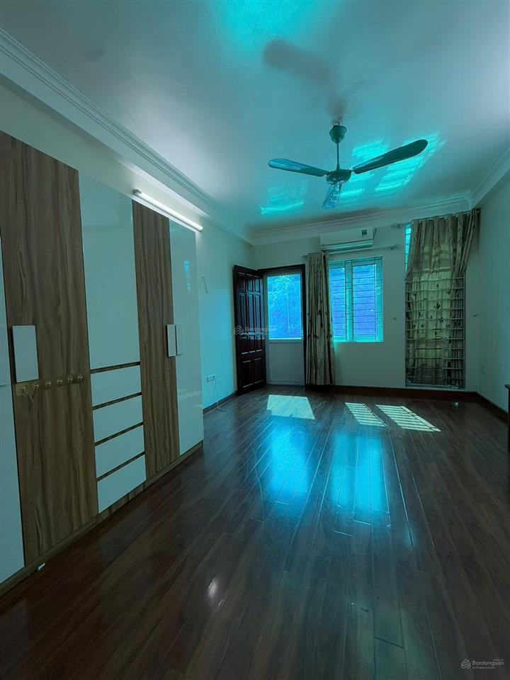 Quá rẻ ! chỉ hơn 12 tỷ có ngay nhà 4 tầng 50m kđt đô nghĩa , dân xây ,giá đầu tư