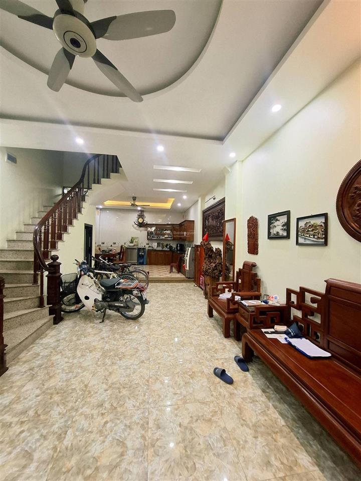 Quá hiếm chỉ hơn 13 tỷ, có nhà 60m 5 tầng đấu giá mậu lương, nhà đẹp dân xây vỉa hè kinh doanh.
