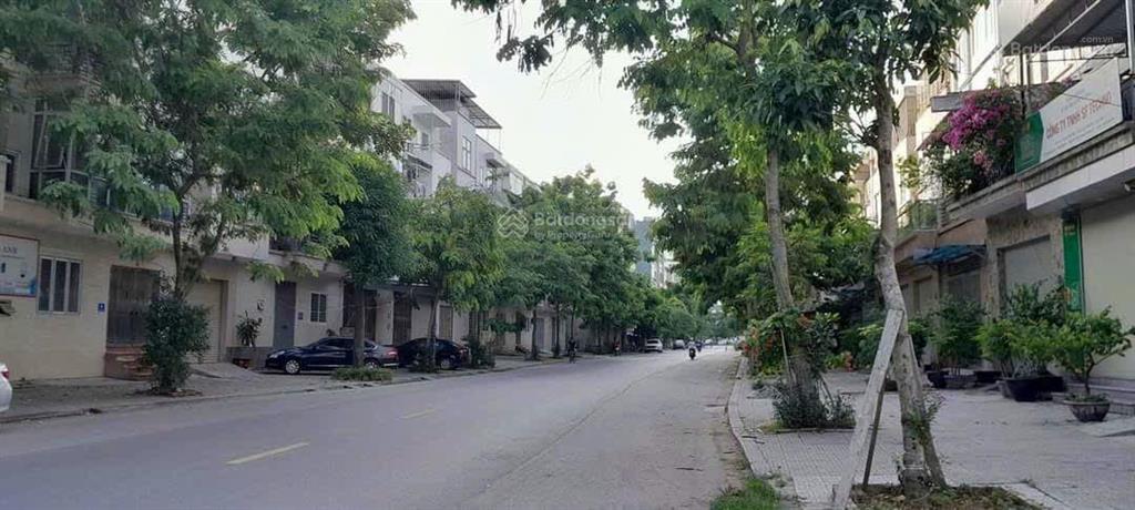 Phân lô trục chính đường 24m văn phú hà đông, kinh doanh tốt, giá đầu tư