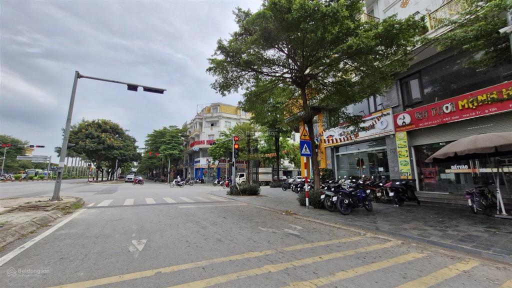 Trục chính khu c7 gleximco hà đông, 95m 5 tầng mặt phố kinh doanh, giá tốt trong khu vực