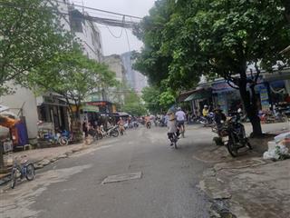 Bán nhà bà triệu 48m view công viên giá chỉ hơn 11 tỷ, nhà dân xây ở ngay.
