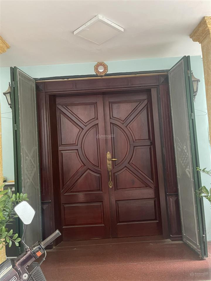 Cần bán căn nhà 5 tầng chính chủ, vị trí đắc địa trung tâm làng hoa ngọc hà, phường ba đình